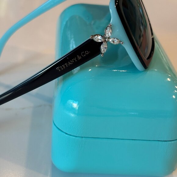 Tiffany & Co Black Sunglasses Rimmed in Signature Tiffany Blue Crystal Frame - Picture 5 of 16